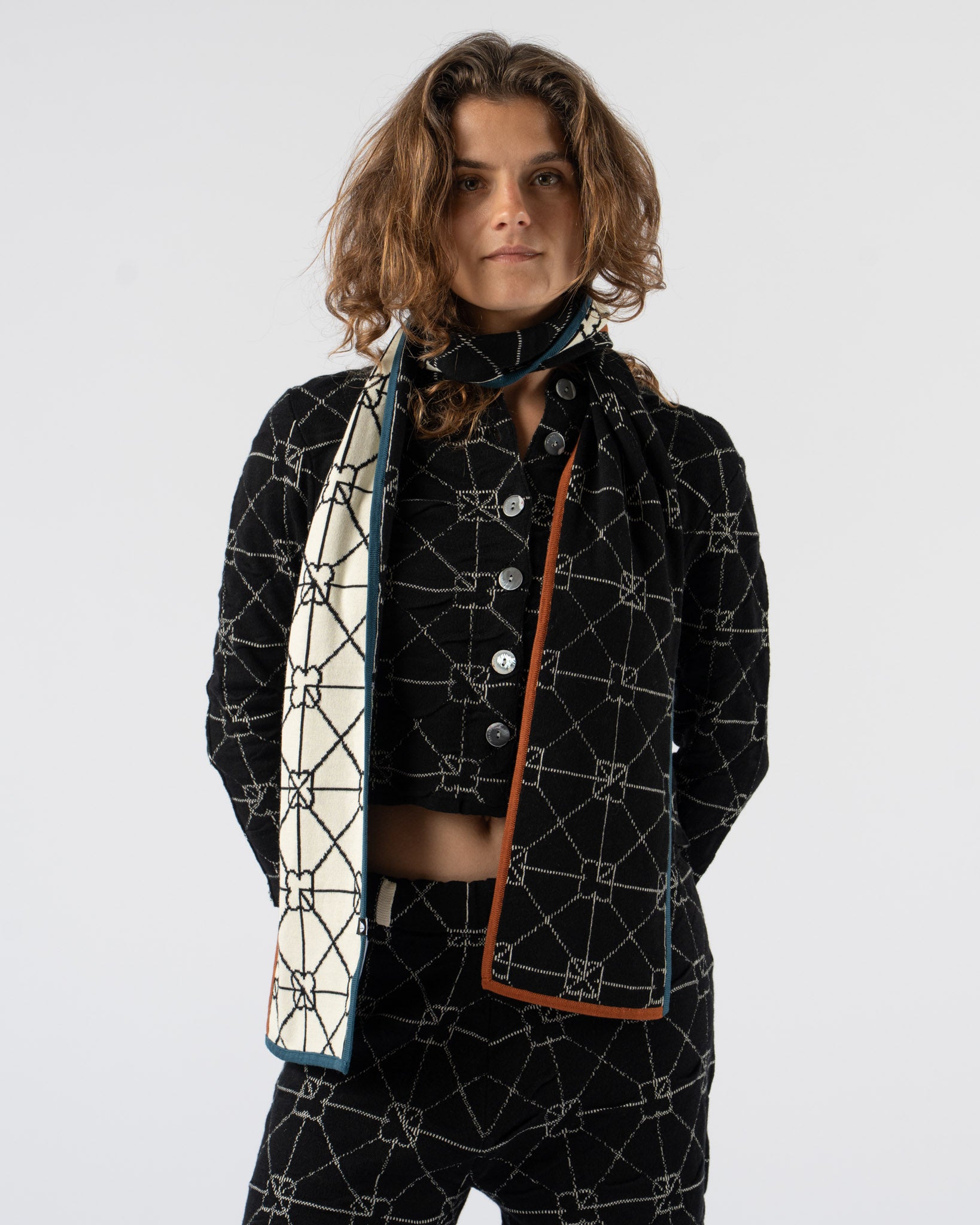 YanYan June Scarf in Black