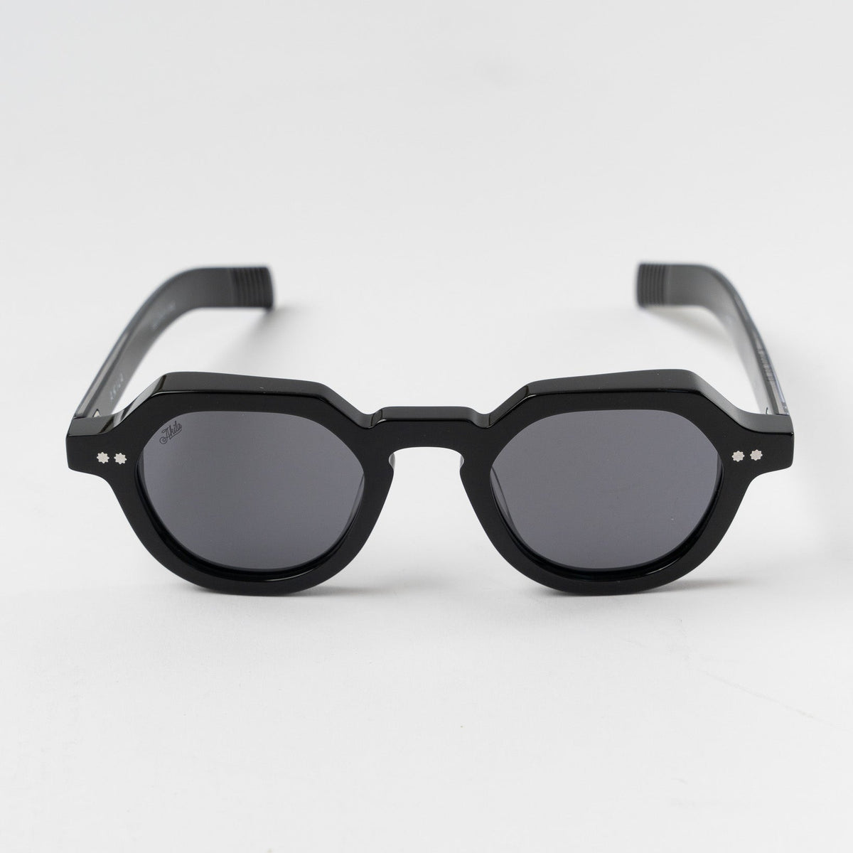 AKILA LOLA Sunglasses in Black display picture 1
