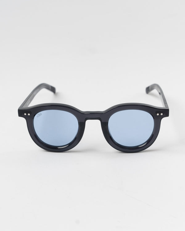 akila-lucid-sunglasses-in-onyx-blue-jake-and-jones-santa-barbara-boutique-curated-slow-fashion