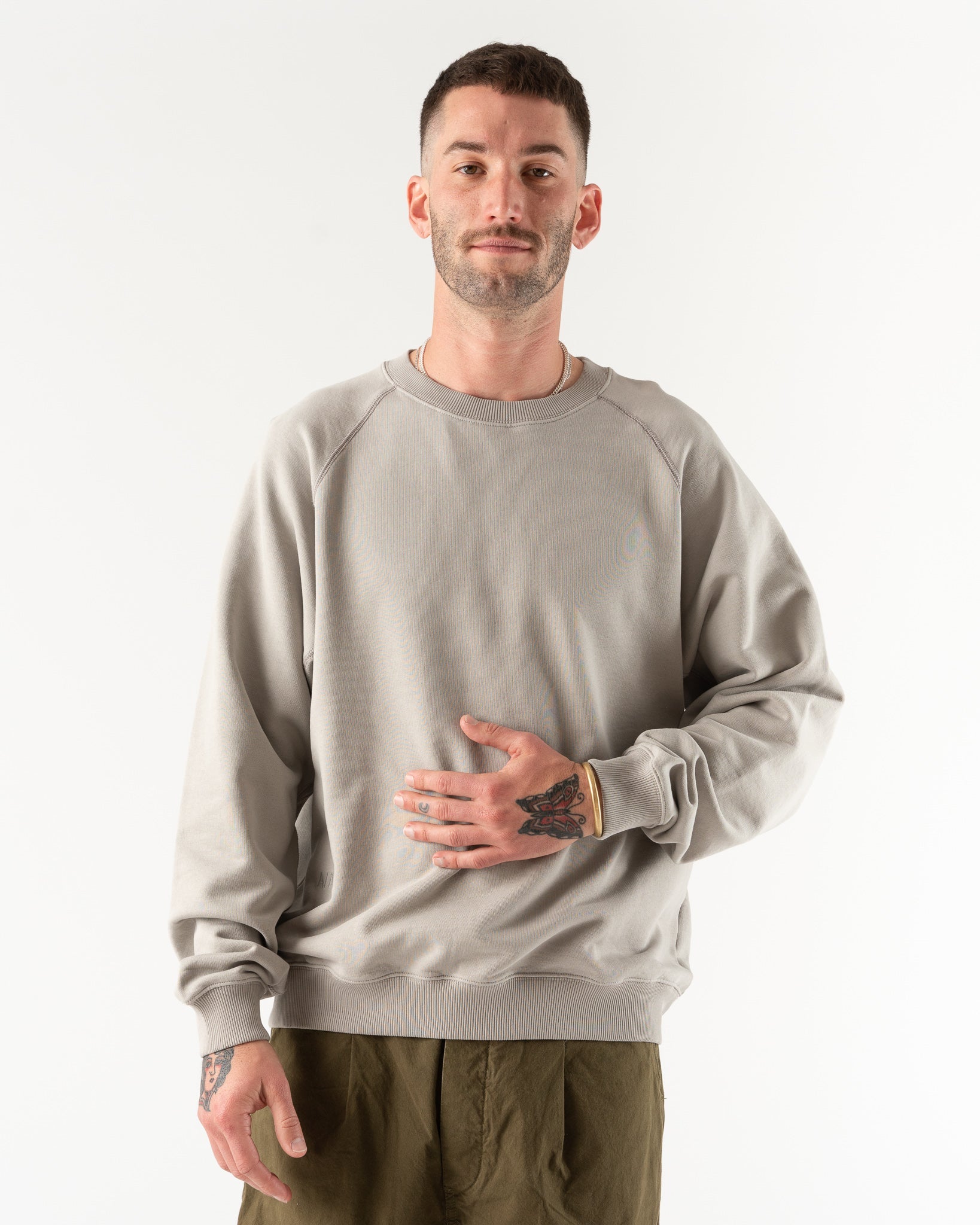 applied-art-forms-nm1-5-raglan-sweater-in-ghost-grey-mfw22-jake-and-jones-a-santa-barbara-boutique-