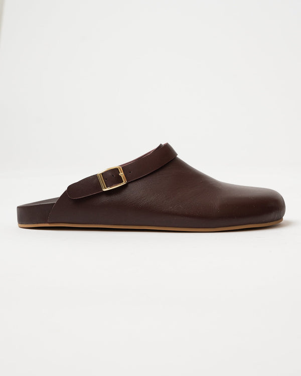 beatrice-valenzuela-clog-in-aubergine-fw22-jake-and-jones-a-santa-barbara-boutique-curated-slow-fashion