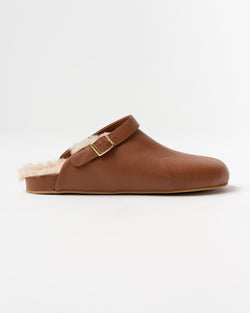 beatrice-valenzuela-clog-with-shearling-in-umber-fw22-jake-and-jones-a-santa-barbara-boutique-curated-slow-fashion