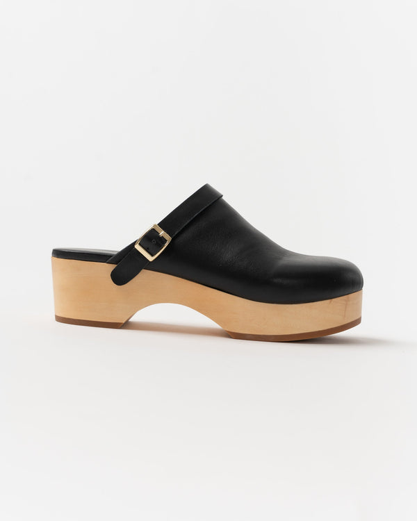 beatrice-valenzuela-wooden-clog-in-kohl-fw22-jake-and-jones-a-santa-barbara-boutique-curated-slow-fashion