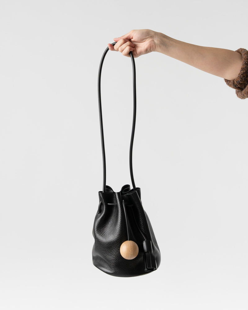 Pebble Black Leather Garment Bag