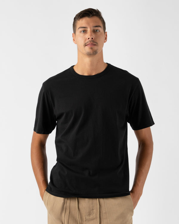 Knickerbocker-T-Shirt-in-Black-Santa-Barbara-Boutique-Jake-and-Jones-Sustainable-Fashion